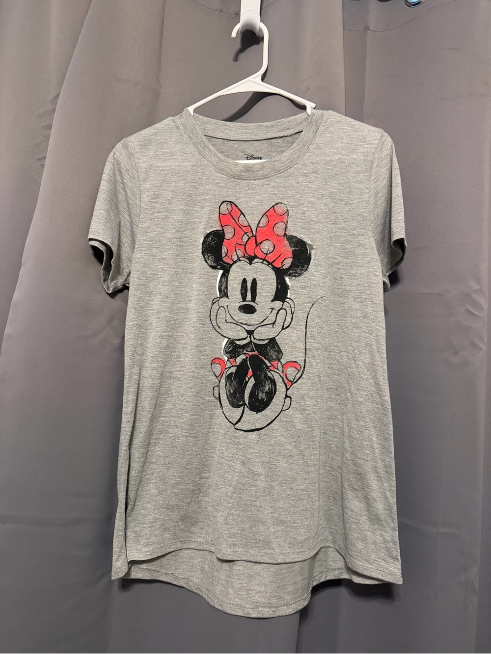 Disney Minnie Mouse Gray Women’s Graphic Tshirt